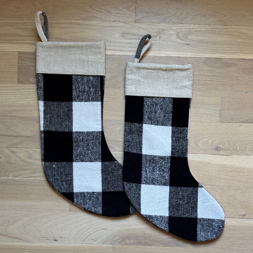Wondershop Black & White Buffalo Plaid Stockings (2)